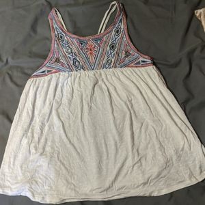 Daytrip strappy embroidery tank top